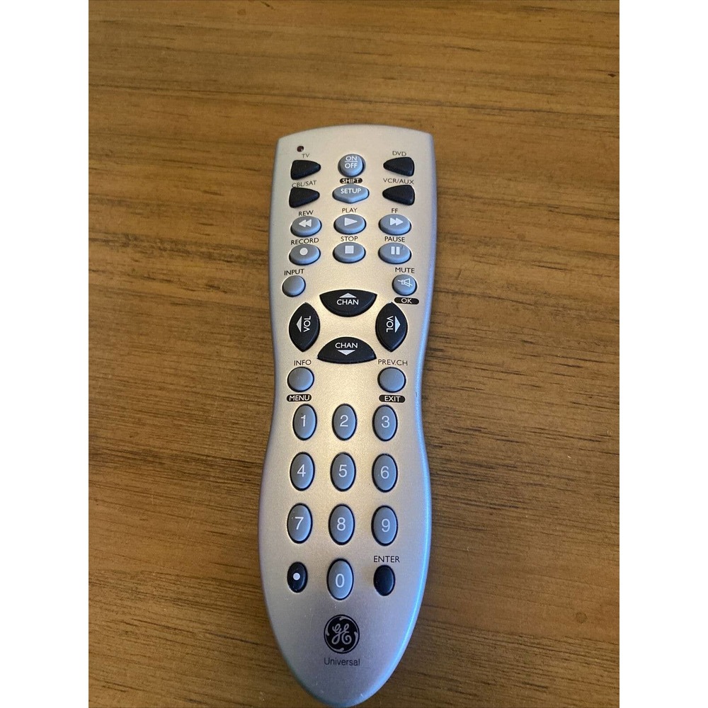 GE Universal Remote Control 4 Audio / Video Devices General Electric Silver TV